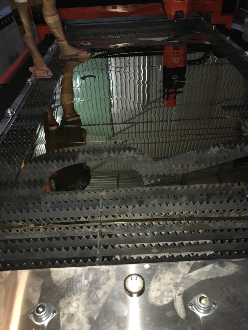 Chữ inox mặt mica trong văn phòng