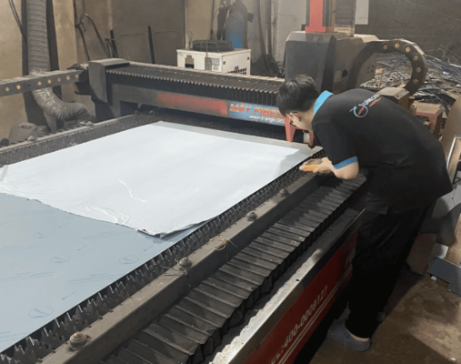 Xưởng cắt laser kim loại Quảng Cáo Việt