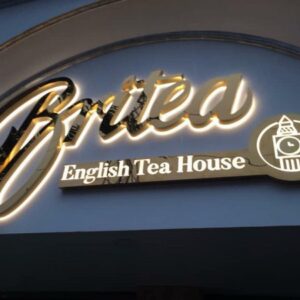 Bảng hiệu chữ nổi LED – Thu hút ngày đêm