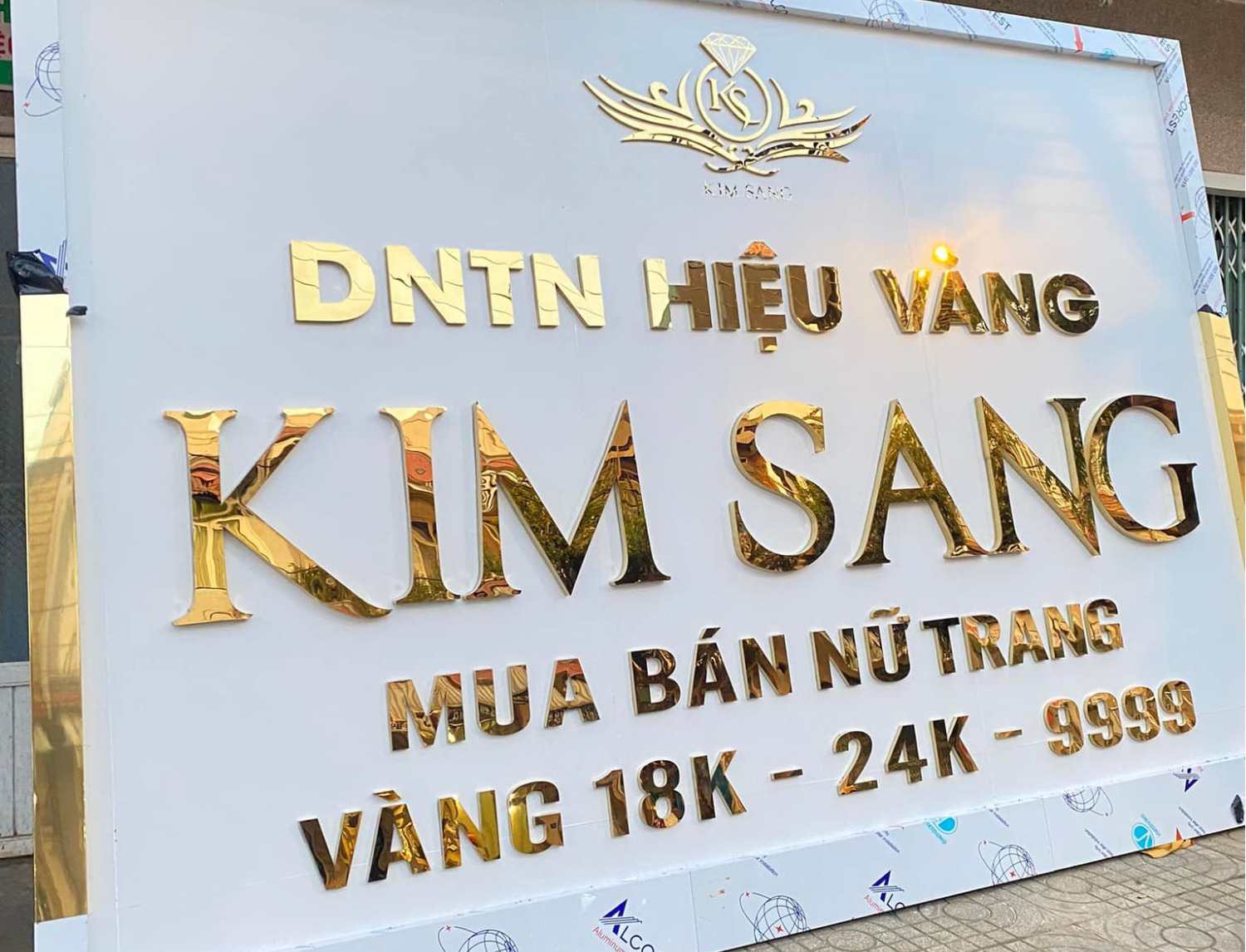 Bảng hiệu inox không LED Thủ Đức – Hiển thị sắc nét, tiết kiệm điện