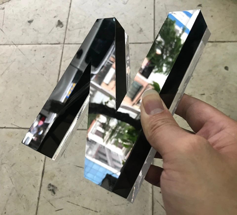 Chữ 3D alu mặt mica – Kết hợp nổi bật