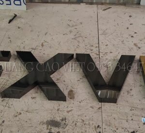 Chữ inox đen bóng – Sang trọng & hiện đại