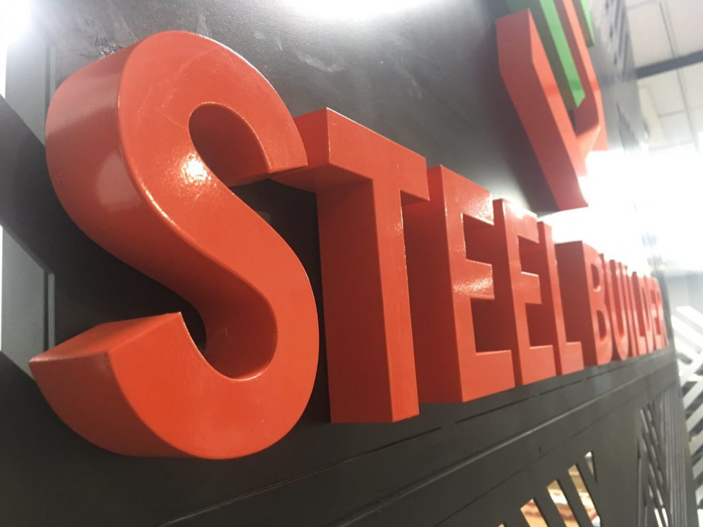 Chữ inox Sơn hấp nhiệt giữ màu lâu dài.