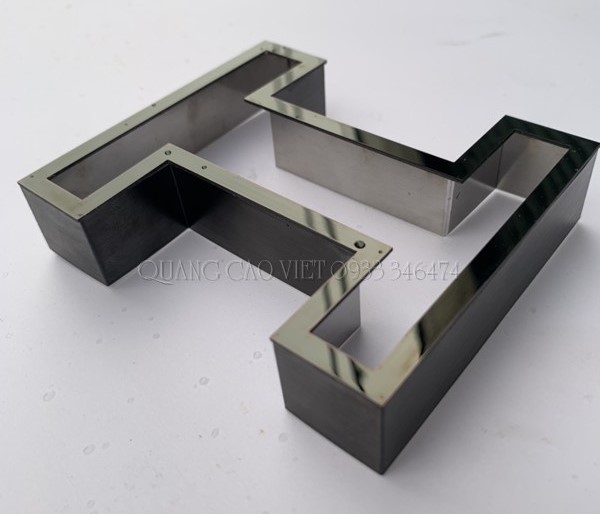 Chữ inox đen gương bóng – Sáng bóng nổi bật