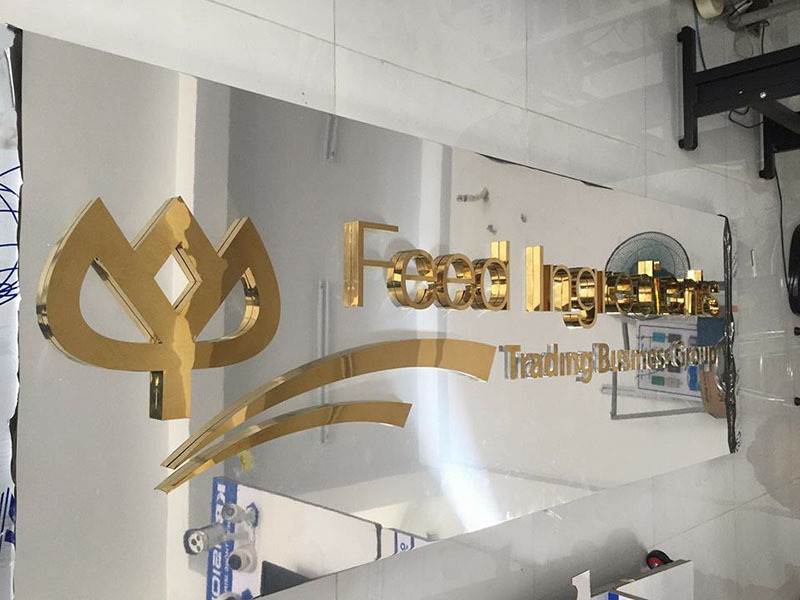 Chữ inox vàng gương – Sang trọng không phai