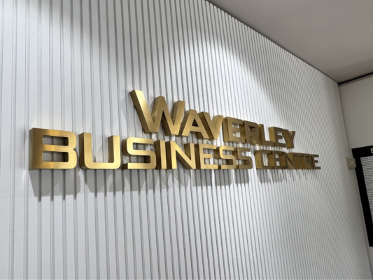 Bảng hiệu inox không LED Thủ Đức – Hiển thị sắc nét, tiết kiệm điện