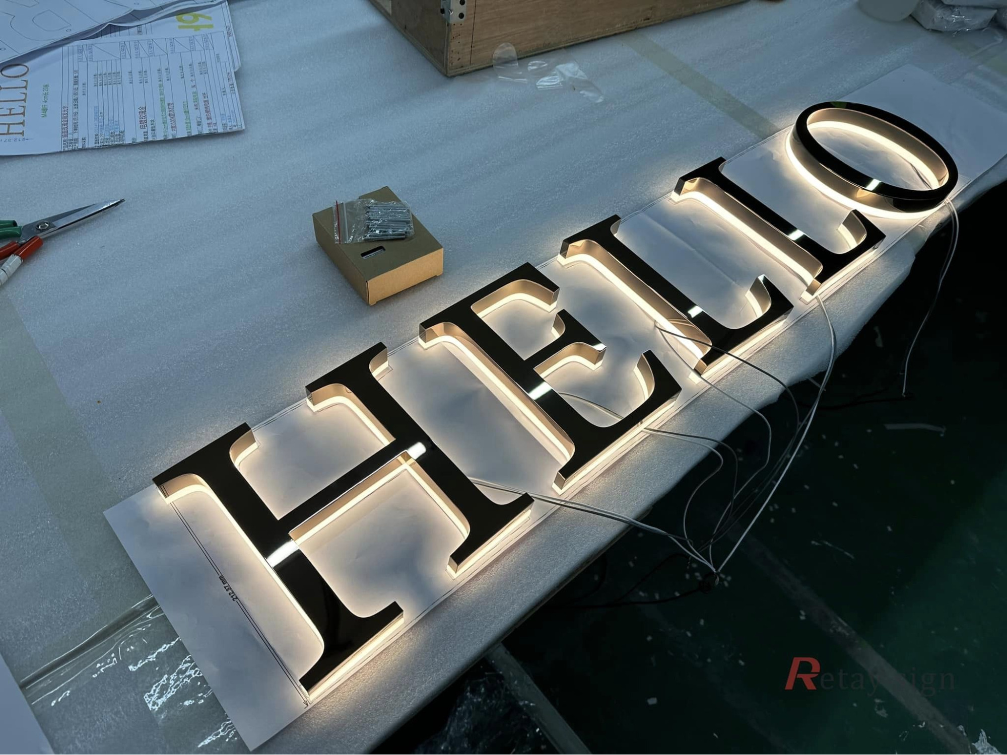 Chữ inox hắt sáng chân LED – Giải pháp chiếu sáng hiệu quả tại Thủ Đức - Image 7