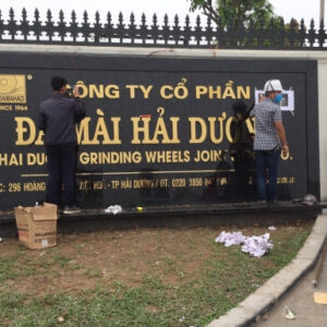 Làm bảng hiệu đá chữ inox – Cứng cáp, bền vững