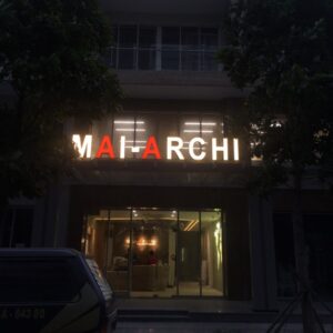 Thiết kế bảng hiệu phối inox – mica tại Thủ Đức – Sáng tạo & hiện đại