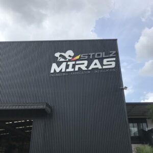 Dịch vụ chữ inox theo xu hướng.