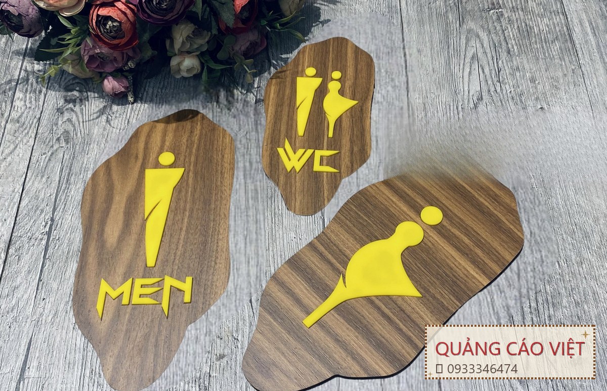 bảng toilet gỗ - mẫu 1 - Quảng Cáo Việt