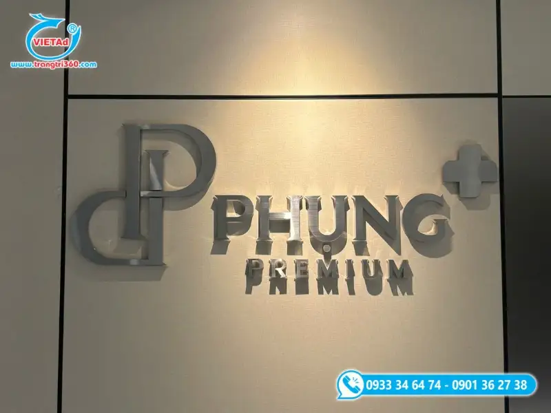 Chữ nổi inox PHỤNG PREMIUM tạo điểm nhấn sang trọng trên nền vách nội thất