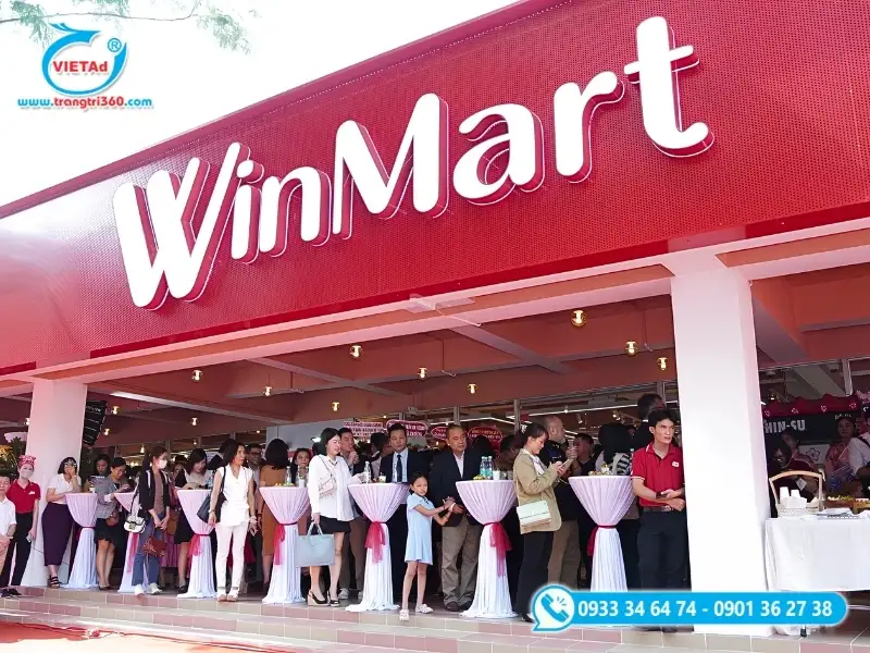 Mẫu bảng hiệu WinMart nền Alu đỏ cùng chữ nổi Mica trắng xuyên sáng