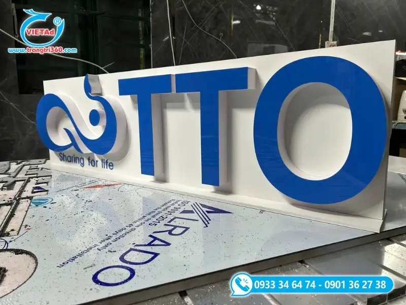 Mặt dựng bảng hiệu nhôm Alu đục lỗ hoa văn cắt CNC gắn đèn LED mặt tiền